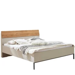 Bett Miltom