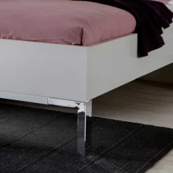 Bett Miset