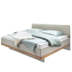 Bett Privira