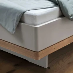Bett Privira