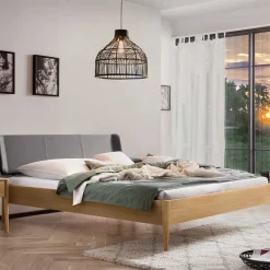 Doppelbett mit Polsterkopfteil Stufania