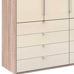 Geräumiger Kleiderschrank Codumenta