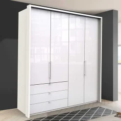Geräumiger Kleiderschrank Grinzia