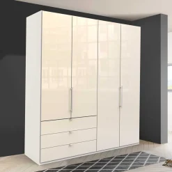 Geräumiger Schlafzimmerschrank Invelita