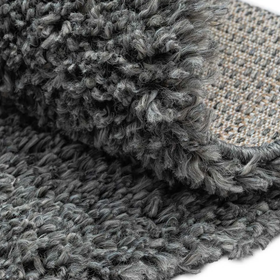Grauer Hochflor Teppich Fachet