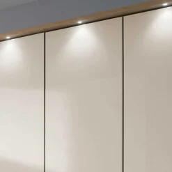Großer Kleiderschrank Cnutria