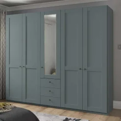 Großer Kleiderschrank Landhaus Forjan