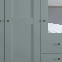 Großer Kleiderschrank Landhaus Forjan