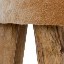 Hocker mit Fell Urak