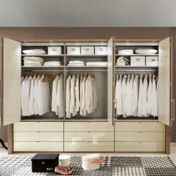 Kleiderschrank This