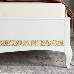 Neorenaissance Bett und Kommoden Jedvila