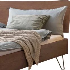 Nussbaum Massivholz Bett Stufanias