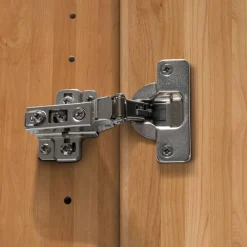 Premium Drehtürschrank Verras