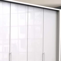 Riesiger Kleiderschrank Grinzia