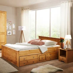 Rustikales Bett Slavira