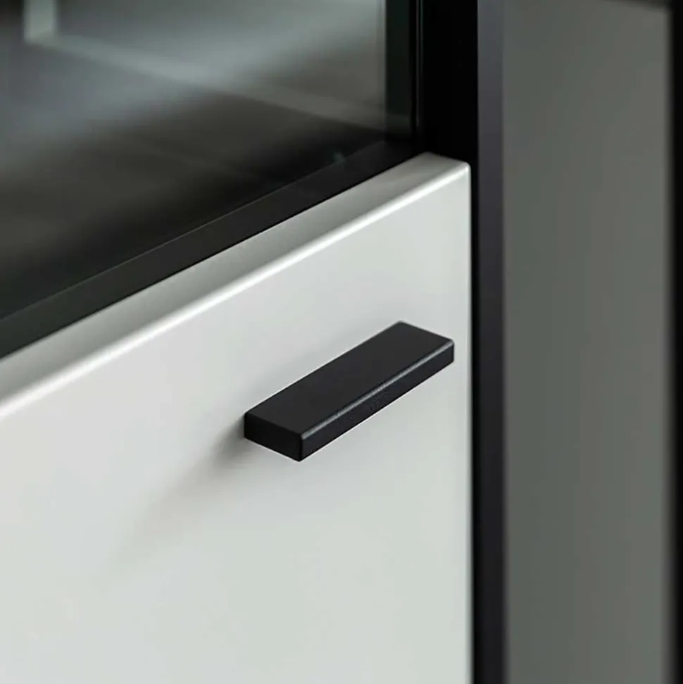 Schrank Vitrine Ukai