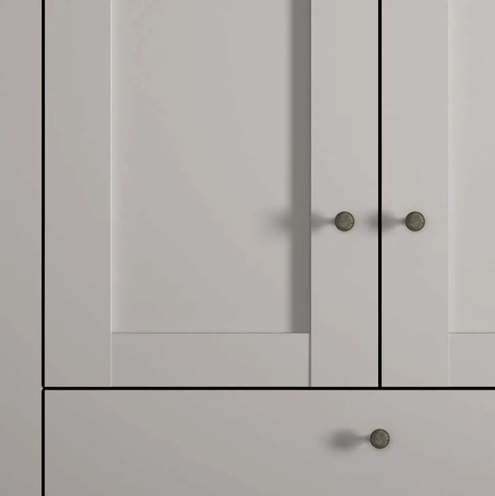 XL Kleiderschrank Saconso